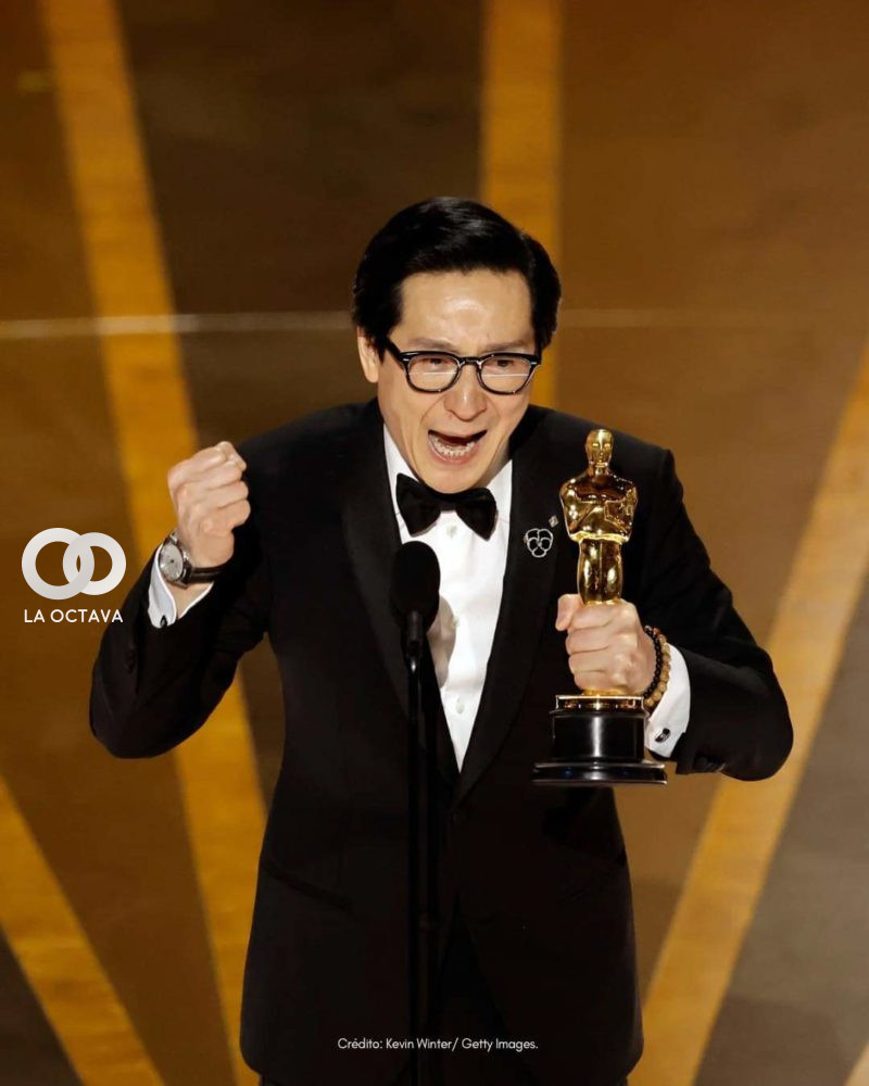 Ke Huy Quan recibe su Premio Óscar, foto: Getty Images