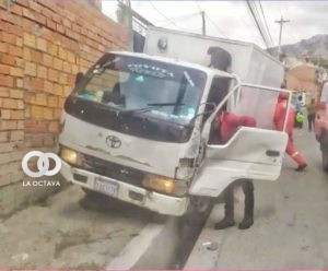 Vehículo que atropelló a madre e hijo