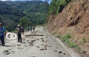Bloqueo de caminos al ingreso a La Asunta. Foto/RRSS