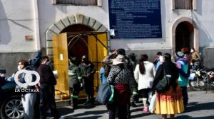 Puerta principal del penal de San Pedro. Foto ANF