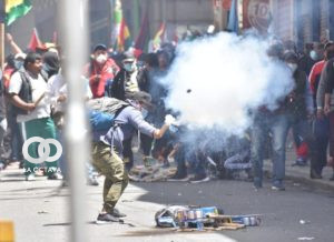 Maestros urbanos cumplen tercer día de movilización.