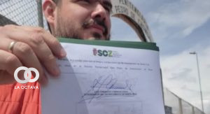 Suárez con la Ley de Ausencia Temporal promulgada.
