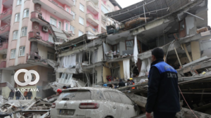 Un edificio destruido tras el terremoto registrado en febrero pasado en Turquía.