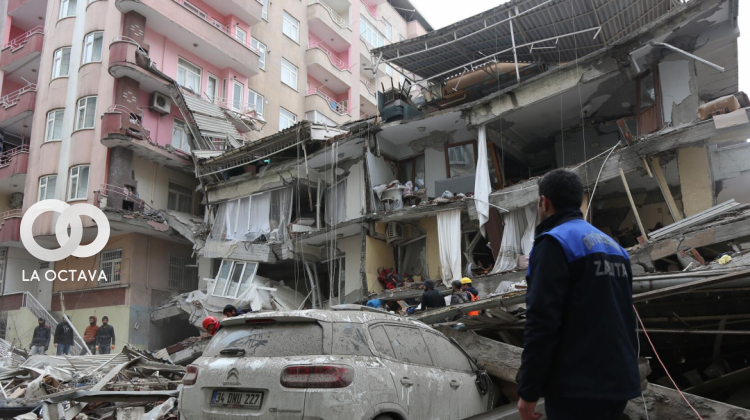 Un edificio destruido tras el terremoto registrado en febrero pasado en Turquía.