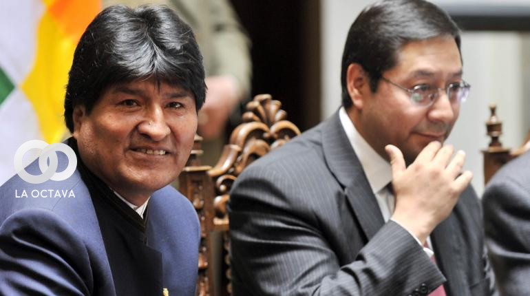 Luis Arce Catacora (izq.), junto al exmandatario Evo Morales. Foto: AFP