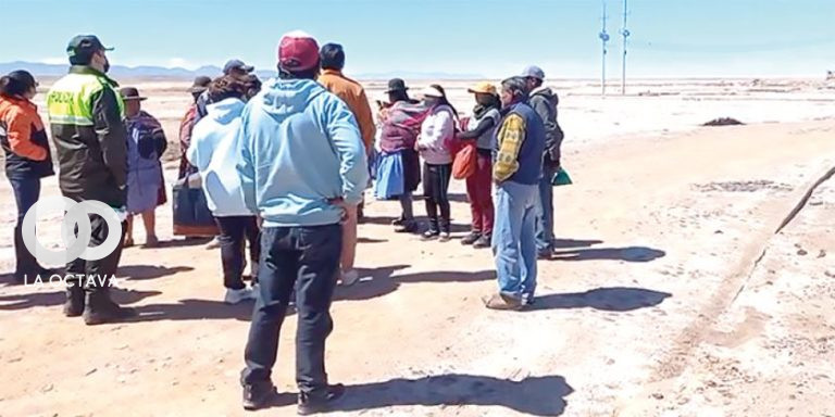 Movilizados contra tres hoteles del poblado de Colchani CAPTURA DE VIDEO