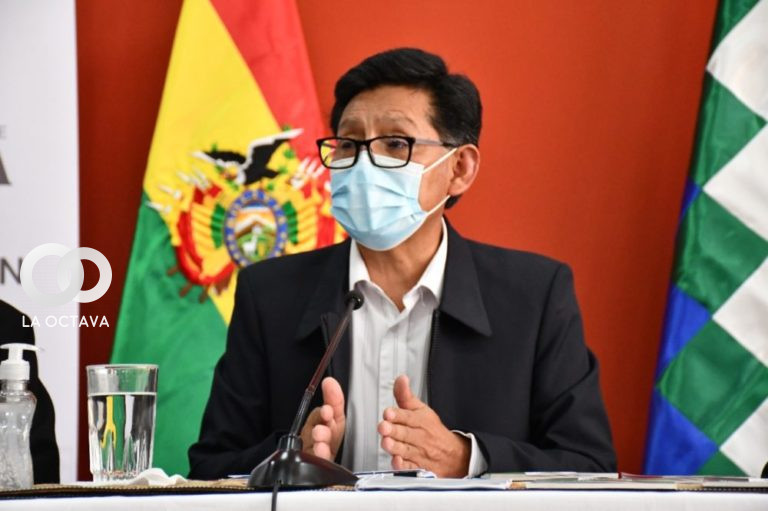 Edgar Pary, Ministro de Educación.