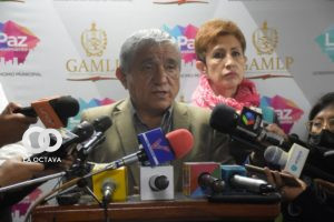 El alcalde de La Paz, Iván Arias, declara a los medios. Foto. GAMLP