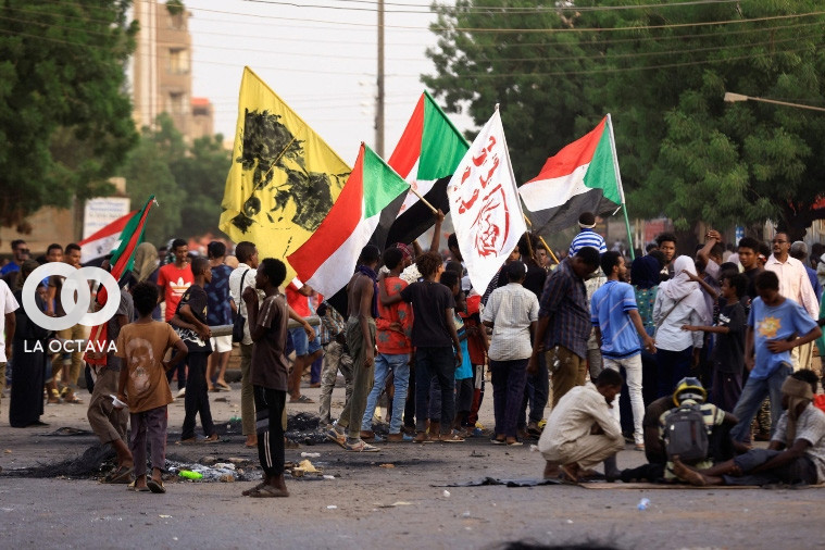 Manifestantes en Sudán. Foto. Tomada de El Caribe