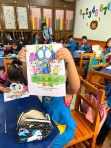 Capacitación a niños de escuelas. Foto:SIN