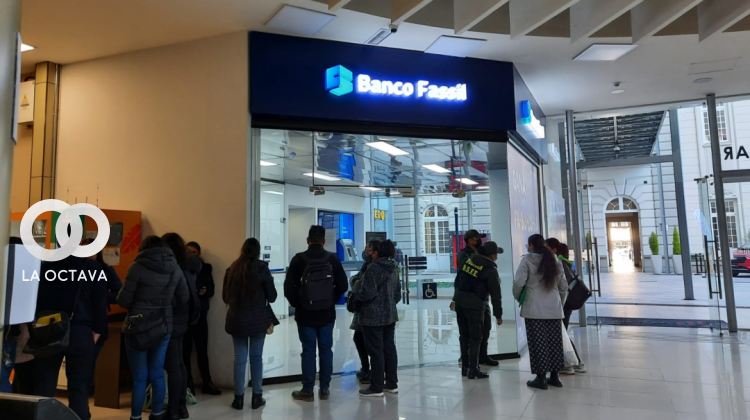 Clientes de Banco Fassil. Foto: ANF
