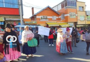 Comunarios de Hampaturi protestan en Epsas