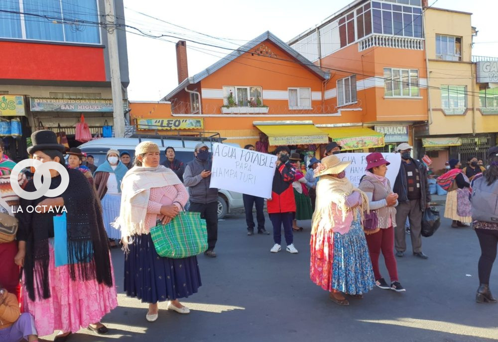 Comunarios de Hampaturi protestan en Epsas