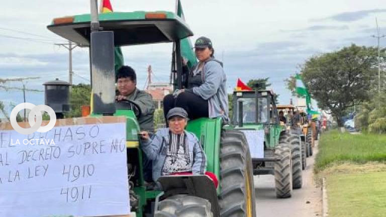 Productores del norte integrado acataron un tractorazo, para rechazar decretos 4910 y 4911, la anterior semana.  Foto: InfoYapacaní