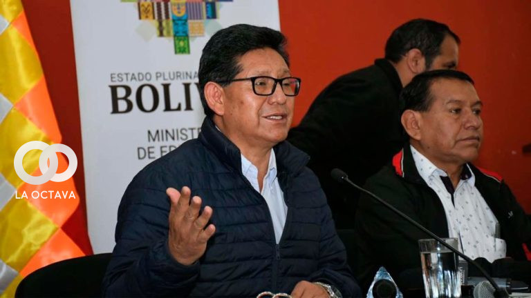 Edgar Pary, Ministro de Educación.