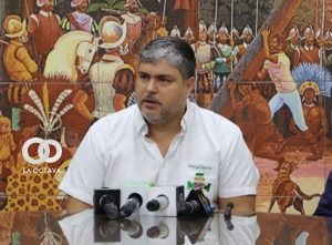 El presidente de Comité Cívico pro Santa Cruz, Fernando Larach, en conferencia de prensa. Foto. Comité pro Santa Cruz