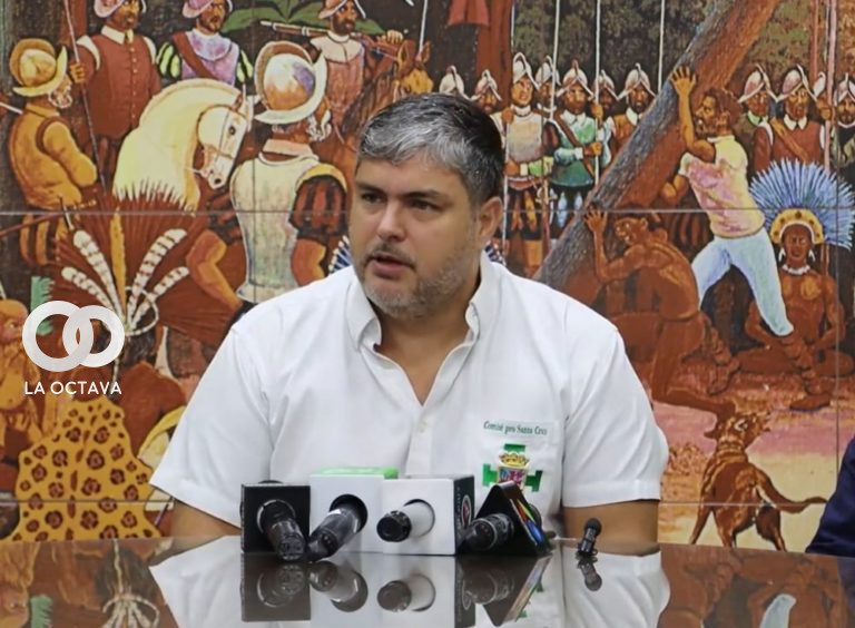 El presidente de Comité Cívico pro Santa Cruz, Fernando Larach, en conferencia de prensa. Foto. Comité pro Santa Cruz