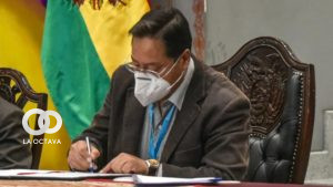 Luis Arce, Presidente de Bolivia, promulga ley del Oro.