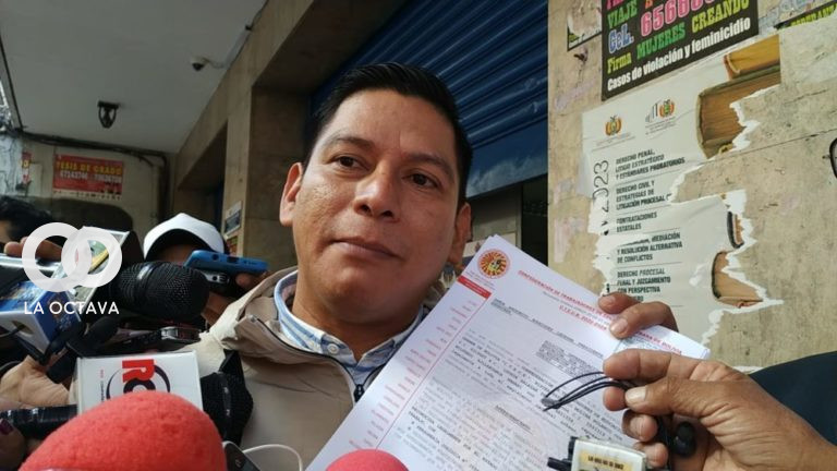 Maestros ponen denuncia contra Ministros de Educación.