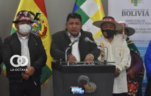 Ministro de Medio Ambiente y Agua.