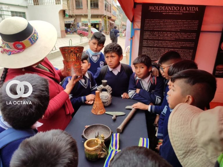 Visita a la comunidad de Sorata. Foto: MUSEF