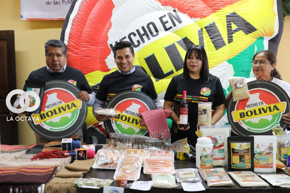 Representantes de la Feria Productiva y Gastronómica Hecho en Bolivia. Foto: FM Bolivia 
