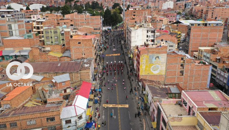 Una imagen de los danzarines tomada con un dron en la zona del Cementerio. Foto: AMUN