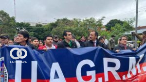 La marcha que lidera la Uagrm, en la ciudad de Santa Cruz. Foto: Unitel