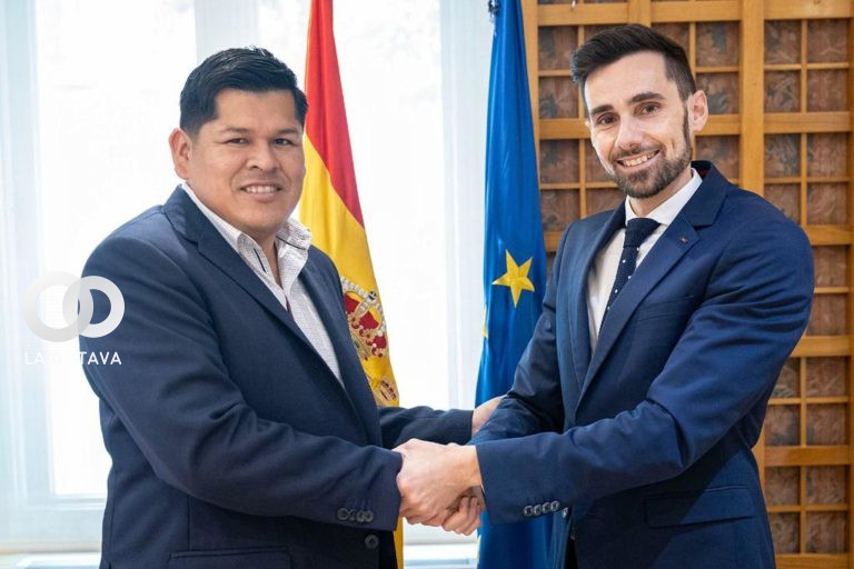 El viceministro de Defensa Social y Sustancias Controladas de Bolivia, Jaime Mamani, se reunió ayer con el secretario de Estado de Seguridad Rafael Pérez. Foto: Ministerio del Interior de España.