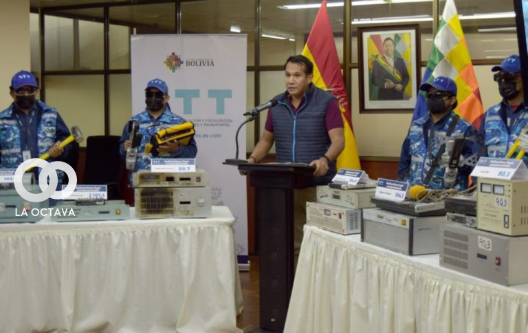 Director de la ATT presenta todo el material decomisado
