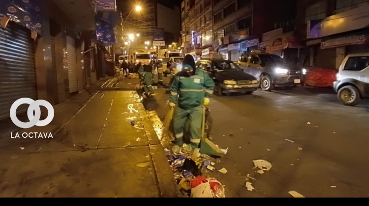 El personal de aseo urbano recogió los residuos sólidos que generó la festividad. Foto. AMUN.