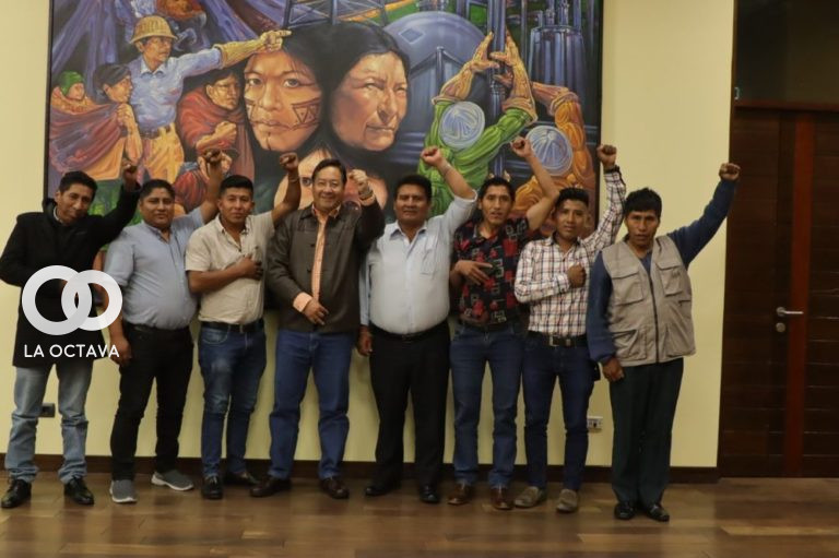Arce junto a los interculturales del Beni. Foto: @LuchoXBolivia