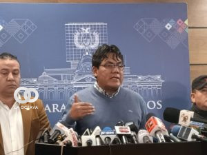 Héctor Arce, Diputado del MAS en conferencia de prensa