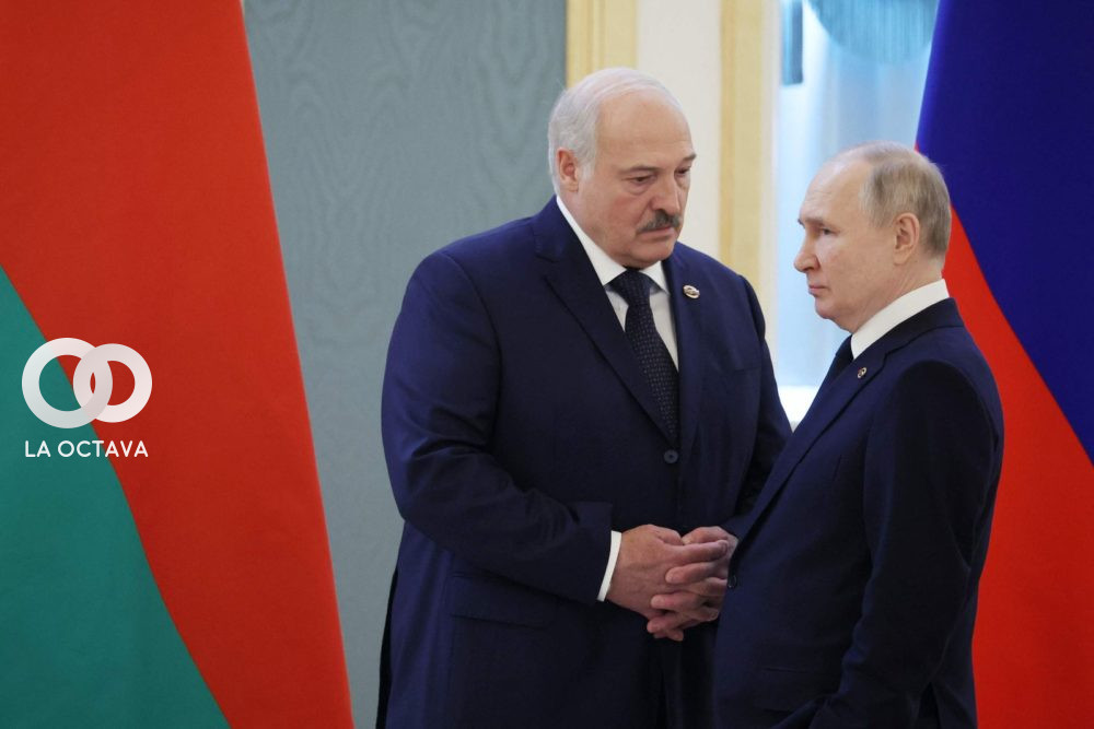 Alexandr Lukashenko junto Vlamimir Putin. Foto: AFP