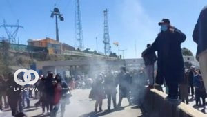 Bloqueo en el peaje de la autopista La Paz-El Alto