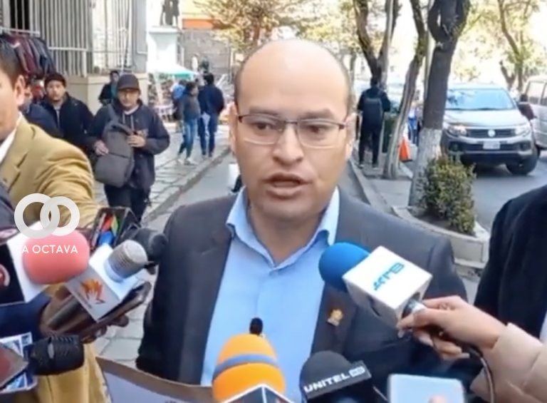 Erwin Bazán, Diputado por Creemos, foto captura