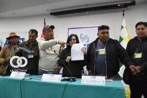 ASFI presenta acuerdo. Foto: La Patria