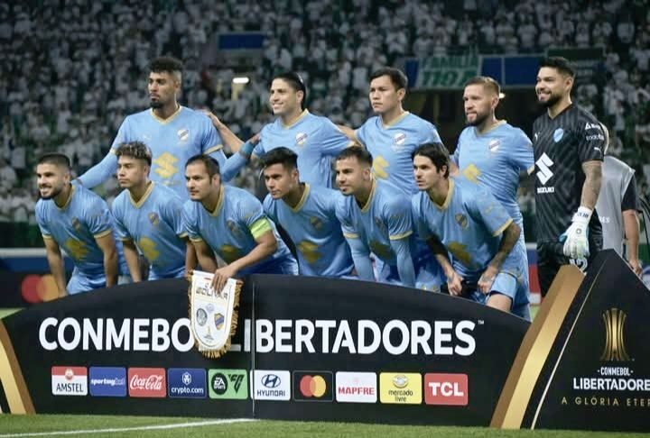 Foto: Club Bolivar, antes del inicio del partido ante Palmeiras