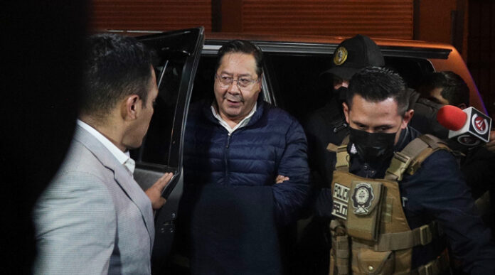 Luis Arce cuando fue trasladado al penal De San Pedro. Foto: APG